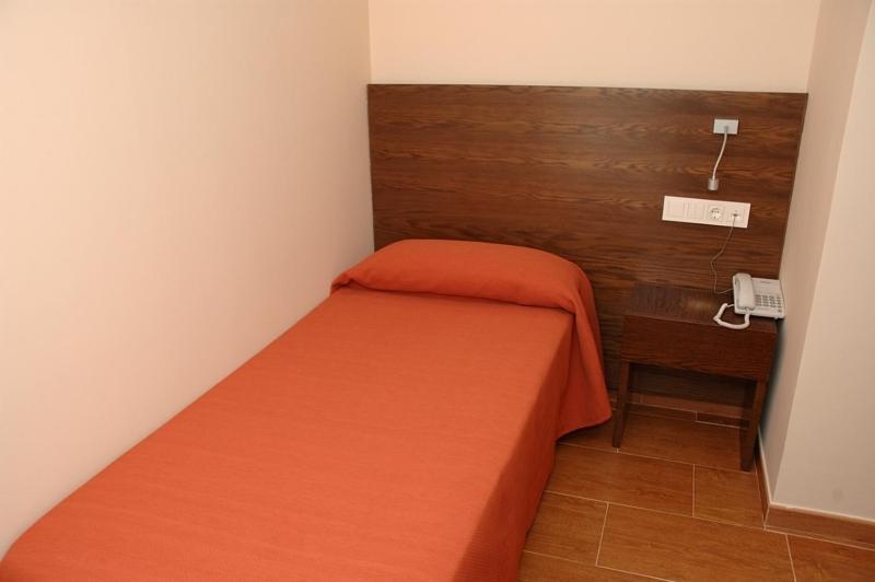 Hostal Los Coronales Madrid Bilik gambar